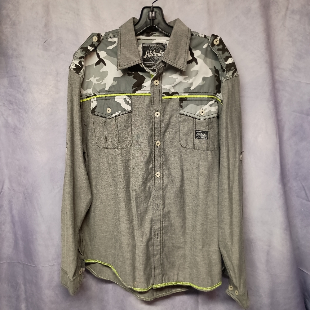 Akademiks Vintage Y2K Men's Casual Button Down Camo Shirt‎ Size XL